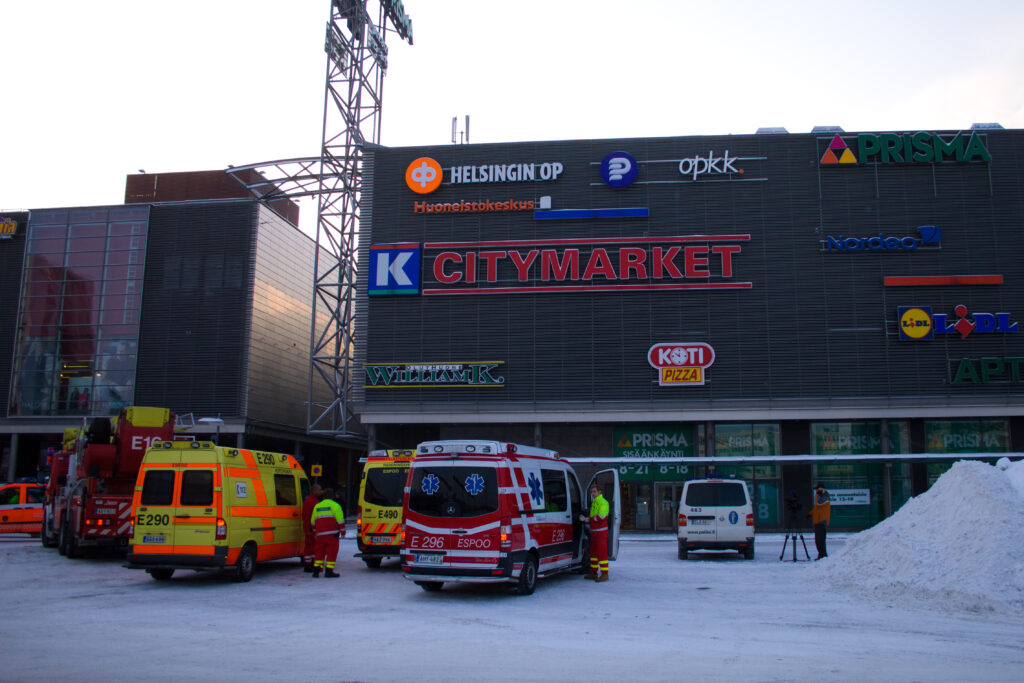 Sello_mall_shooting_ambulances